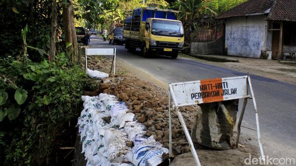 Perhatian, Jalur Alternatif Subang-Sumedang Rawan Longsor