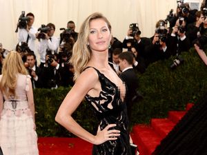 Alasan Gisele Bundchen Keluar dari Victorias Secret: Tak Nyaman Pakai Thong