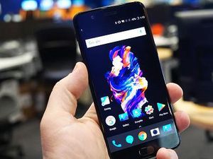 OnePlus 5 Mulai Sebar Versi RAM 8GB