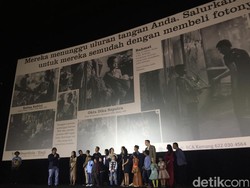 Darwis Triadi Lelang Foto di Premier Surat Kecil untuk Tuhan