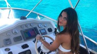 Melissa ikut pindah ke Dortmund saat suaminya dikontrak klub asal Jerman itu di musim panas tahun lalu (Foto: Instagram @melissajimenezgp)