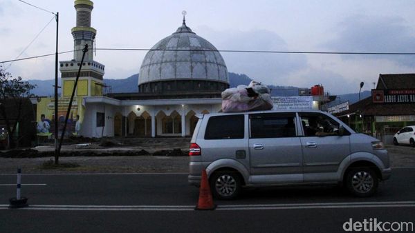 Mobil Berkonde di Jalur Mudik