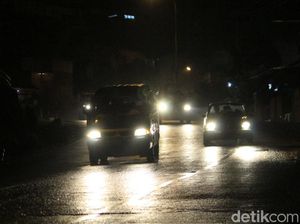 Hati-hati, Jalur Nagreg Malam Ini Licin karena Hujan Hati-hati, Jalur Nagreg Malam Ini Licin karena Hujan