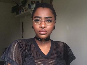 Dianggap Inspiratif, Wanita Pamer Ketiak Hitam Ini Jadi Viral Dianggap Inspiratif, Wanita Pamer Ketiak Hitam Ini Jadi Viral