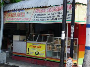 Beli Oleh-oleh Khas Tegal, di Sini Tempatnya