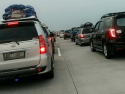 Ada Kendaraan Putar Balik, Tol Brexit Arah Pemalang Macet 3 Km