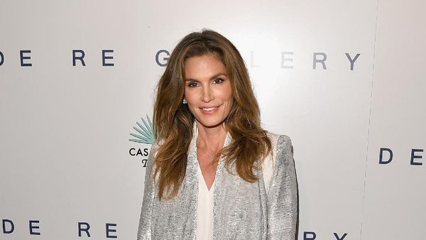 Foto: Penampilan Stylish Cindy Crawford, Si Mantan Supermodel