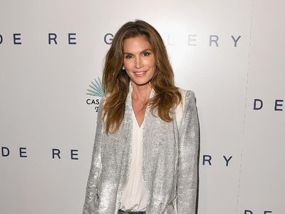 Foto: Penampilan Stylish Cindy Crawford, Si Mantan Supermodel