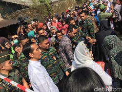 Kata Iriana Soal Tampilan Jokowi yang Kembali Formal Saat Blusukan