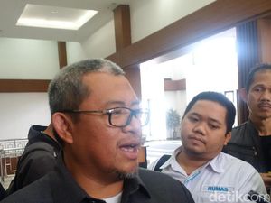 Gubernur Aher Mengaku Sulit Tolak Parsel Rengginang dari Warga
