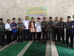 Hidayat Nur Wahid dan Masjid Mini di Pasar Minggu