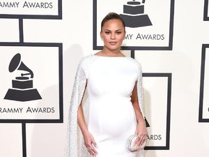 Ini Makanan yang Diinginkan Chrissy Teigen Saat Hamil Anak Kedua