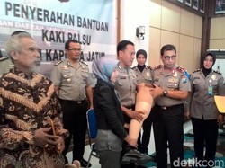 Bantuan Kaki Palsu Kapolda Jatim Ringankan Beban Djoko dan Dwiniarto