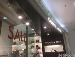 Charles & Keith Diskon 70%, Wedges Mulai dari Rp 300 Ribuan