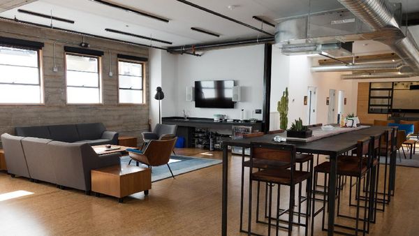 Ironis! Kantor Semewah Ini Dicuekin Karyawan