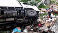Mobil Tabrak Kios di Jalur Mudik Cileunyi