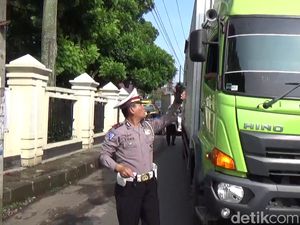 Puluhan Truk Barang Terjaring Razia di Jalur Mudik Tasikmalaya