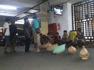 Bawa Sajam dan Sabung Ayam, Puluhan Orang Diamankan Polisi