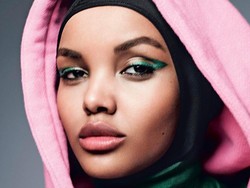 Keren! Halima Aden Jadi Model Berhijab Pertama yang Tampil di Vogue British