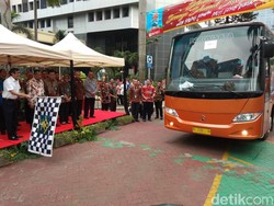 Yasonna Laoly Lepas Peserta Mudik Gratis Pegawai Kemenkum