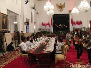 Jokowi Ajak 50 Seleb Medsos ke Istana