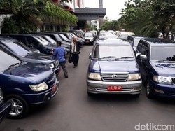 Pemkot Surabaya Bersih-bersih Kendaraan Dinas