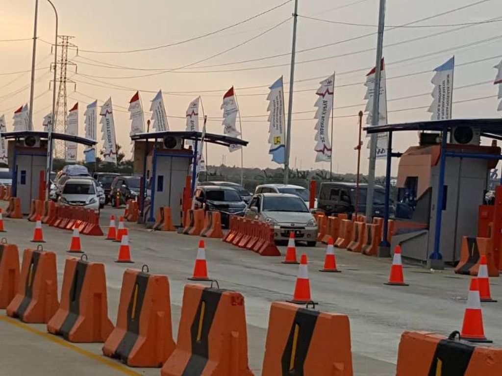 Foto: Keluar Brexit Arah Pemalang Mulai Ramai Foto: Keluar Brexit Arah Pemalang Mulai Ramai