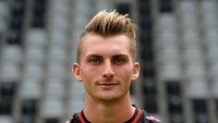 Borussia Dortmund mendapatkan amunis baru di lini tengah, yakni Maximilian Philipp yang dibeli dari Freiburg seharga 20 juta euro. (Foto: THOMAS KIENZLE / AFP)