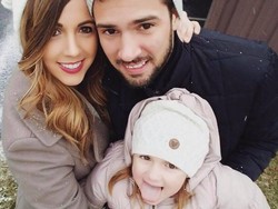 Menikah, Pria Ini Buat Lamaran Romantis untuk Anak Kekasihnya