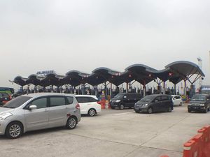 Jalan Tol Dibuat Agar Orang Lebih Disiplin Berlalu Lintas, Nyatanya? Jalan Tol Dibuat Agar Orang Lebih Disiplin Berlalu Lintas, Nyatanya?