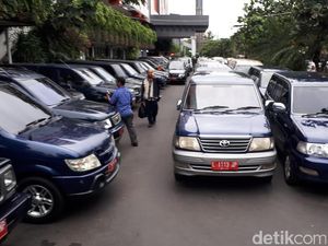 889 Kendaraan Dinas Pemkot Surabaya Dilelang, Baru 180 Unit yang Laku 889 Kendaraan Dinas Pemkot Surabaya Dilelang, Baru 180 Unit yang Laku