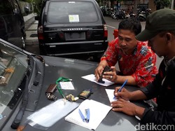 Ratusan Kendaraan Dinas Pemkot Surabaya Mulai Dikandangkan