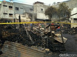 ABG Tewas Saat Kebakaran Ruko di Pasar Kebayoran Lama Sedang Tidur