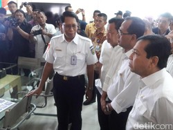 Menhub dan Ketua DPR Sidak Arus Mudik di Stasiun Senen