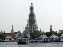 Unggah Foto Pamer Bokong di Kuil Bangkok, 2 Turis AS Ditahan