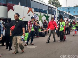 Trans Media Berangkatkan Ratusan Pemudik Pulau Jawa