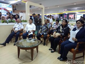 Menhub Pantau Titik-titik Mudik Via Video Conference di Kemenhub