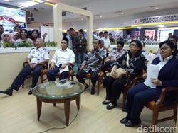 Menhub Pantau Titik-titik Mudik Via Video Conference di Kemenhub