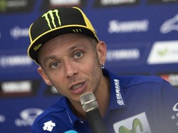 Valentino Rossi Pakai Gaji Pertamanya untuk Beli Mobil Ini