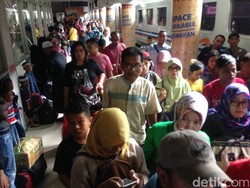 H-2 Lebaran, Stasiun Medan Dipadati Pemudik