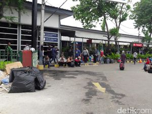 Teror Bom Beruntun, Stasiun Kereta Jawa Sumatera Dijaga Ketat