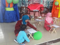 Ada Pojok Mewarnai untuk Pemudik Cilik di Stasiun Senen
