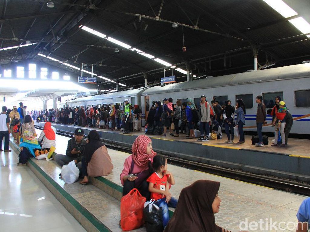 Jumlah Pemudik Kereta Api dari Stasiun Bandung Meningkat