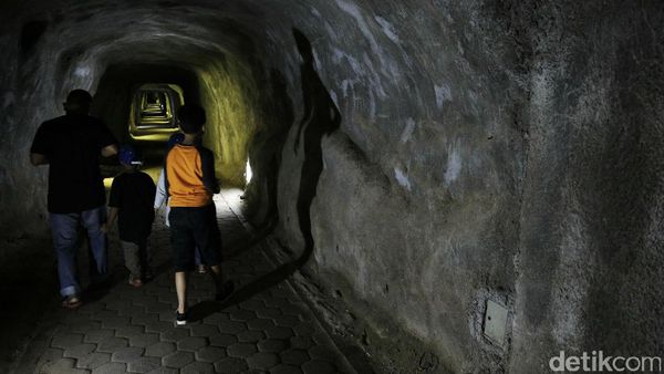 Menyelusuri Lubang Jepang Bukittinggi