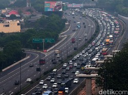 Macet Arus Mudik, Rest Area KM 57 Tol Karawang Ditutup Sementara