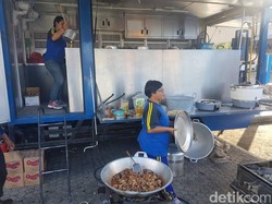 Pemkab Banyuwangi Buka Dapur Umum Layani Pemudik Tujuan Sapeken