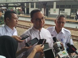 Saran Anies ke Pemudik: Kurangi Main HP, Perbanyak Interaksi