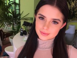 Demi Rose, DJ Terseksi Dunia yang Disebut-sebut Mirip Selena Gomez