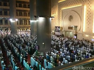 Begini Suasana Tarawih Penghujung Ramadan di Masjid Istiqlal