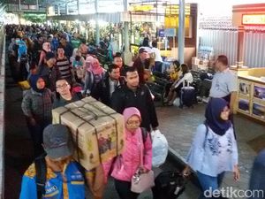 Netizen Kesal Pemerintah Masih Galau Soal Libur Lebaran Netizen Kesal Pemerintah Masih Galau Soal Libur Lebaran